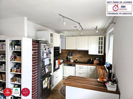 Stilvolle 3-Zimmer-Wohnung mit Loggia, Schwedenofen und Parkplatz
