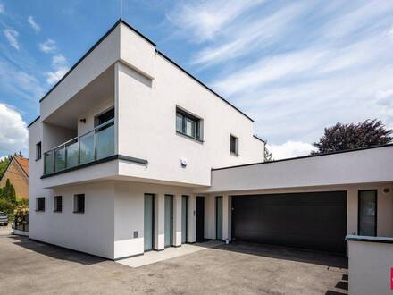 Ruhe, Natur, Luxus pur: Modernes Einfamilienhaus mit Pool und Doppelgarage in Hagenbrunn
