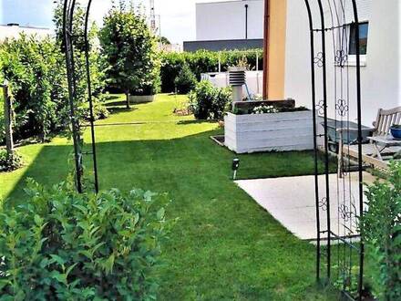 NEUWERTIGES EINFAMILIENHAUS MIT 128m², 4 ZIMMER, GARAGE & MEHR!