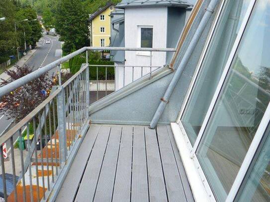 2 Zi-Panorama-Büro mit Spezialausstattung, Balkon, incl. TG – Salzburg Stadt / Gnigl