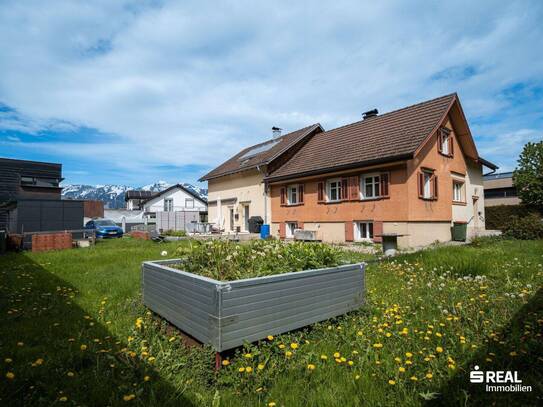 Doppelhaushälfte mit Grund in Gisingen!