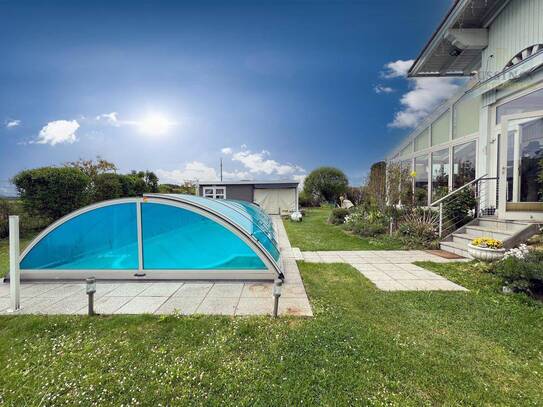 Landhaus-Bungalow mit Pool in herrlicher Lage