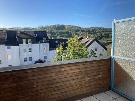 Schöne 3-Zimmer Wohnung mit sonniger Dachterrasse