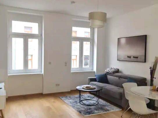 2 Zimmer Altbauwohnung im revitalisiertem Altbau - Kurzzeitvermietung geeignet