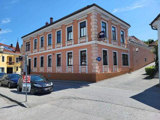 STADTHAUS - ANLAGEOBJEKT MIT GASTHAUS, BAR, WOHNUNG UND AUSBAUMÖGLICHKEITEN