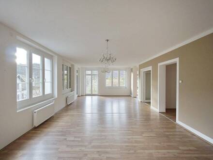 Luxuriöse 5-Zimmer-Wohnung in 3573 Rosenburg-Mold, vollsaniert, 152.24m², Garten, Mietpreis inkl. Heizkosten 1.362,29€.