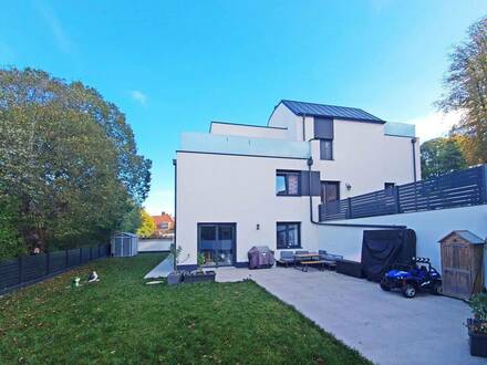 Neuwertige Doppelhaushälfte mit Eigengarten, Garten- und Dachterrasse in Pressbaum!