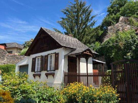 RARITÄT IN DER ALTSTADT VON KREMS: HISTORISCHES ENSEMBLE MIT 2 GARTEN-FLÄCHEN UND GROSSEM GEWÖLBEKELLER