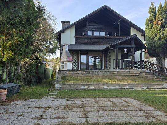 Endlich Platz - Einfamilienhaus mit Carport und Garage