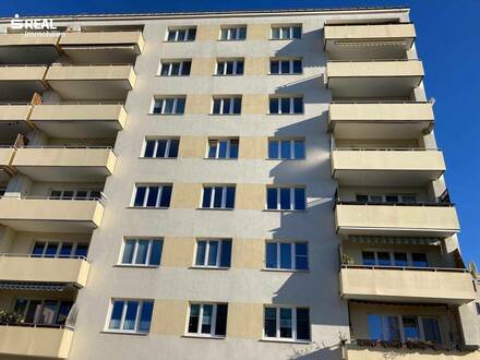 FAMILIEN STARTEIGENTUM - SONNIGE RUHIGE 3 ZIMMER WOHNEINHEIT MIT LOGGIA UND GARAGENBOX - KREMS an der Donau