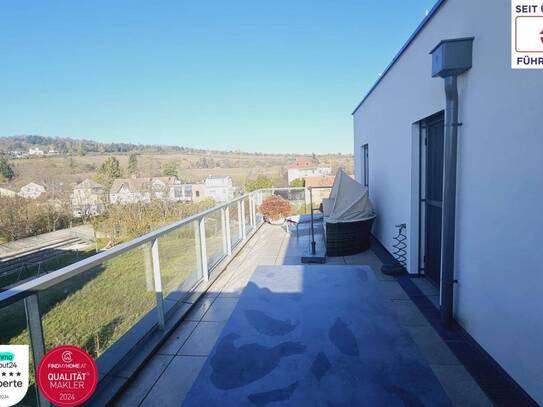 Hochwertige Neubauwohnung mit zwei Freiflächen, Schwimmbad und Weitblick ins Grüne- Nähe Bisamberg