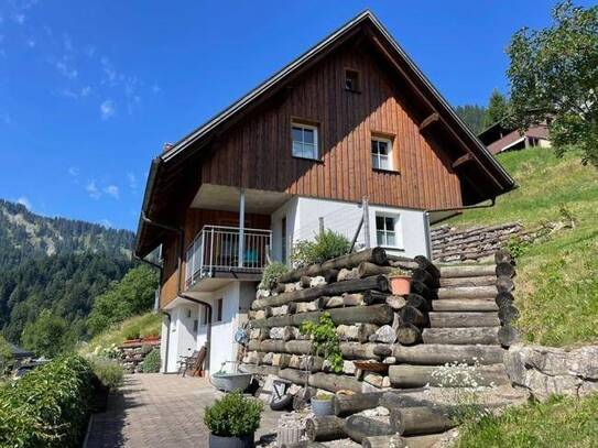 Wohn- und Ferienhaus mit 974m² Grundstück im sonnigen Ferienort Ebnit, oberhalb von Dornbirn!