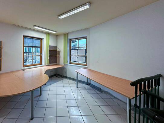 Vielseitig nutzbare Bürofläche im Zentrum von Kitzbühel ( 06085)