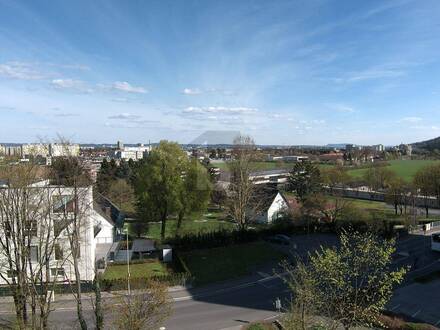 SONNIGER AUSBLICK IN RUHELAGE