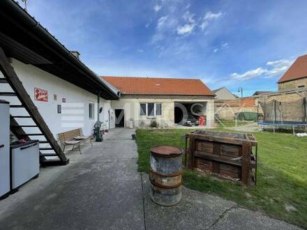 Weinviertler Bauernhaus mit uneinsichtigem Hofgarten!