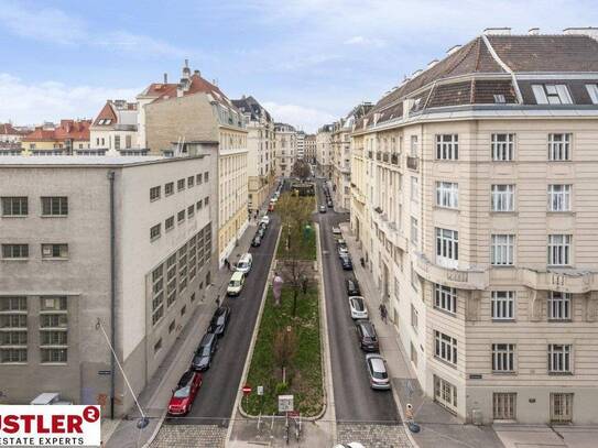 **Leben am Esteplatz - Hochwertige und helle 4-Zimmerwohnung mit Weitblick!**