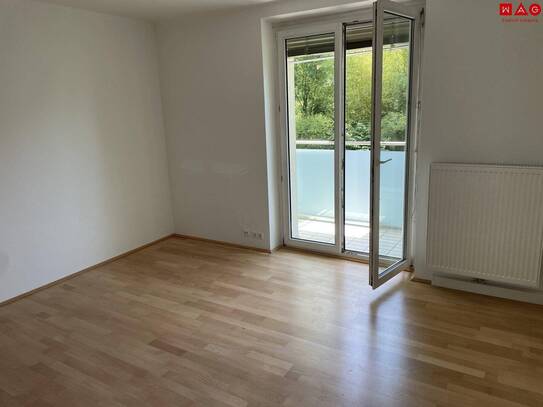 Einladende 2-Zimmer Wohnung mit Balkon in ruhiger und dennoch zentraler Siedlungslage! Optimale Infrastruktur!