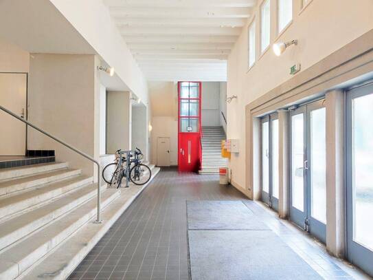 KLEINWOHNUNG IN HOFRUHELAGE - Sonnige Gemeinschafts-Dachterrasse