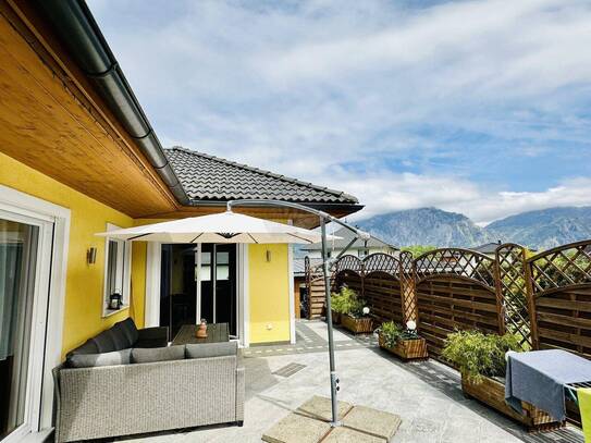 Schöner Bungalow in der Nähe des Traunsees mit Bergblick