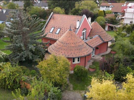 STYLISCHE ARCHITEKTENVILLA MIT TERRASSEN und NATURTEICH auf EIGENGRUND