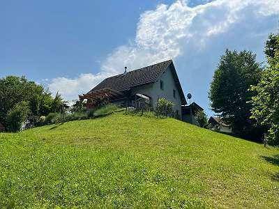 *Traumhaftes Baumeister Landhaus in sonniger Ruhelage mit Eigenwald + Wiese *