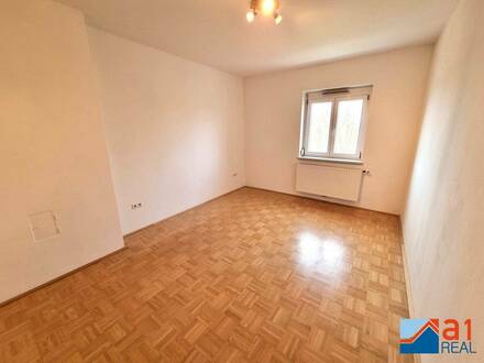 Schöne Wohnung mit großzügigem Balkon und Tiefgaragenabstellplatz!