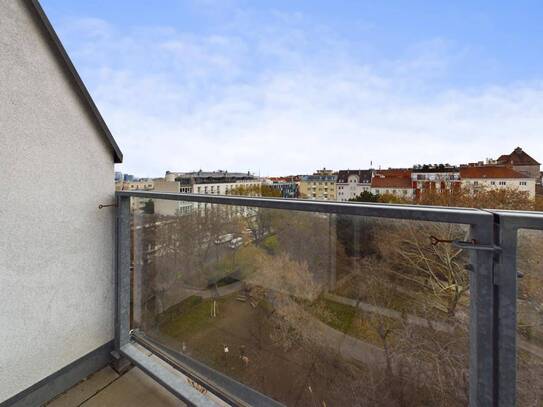 WIEN (Nähe Laaer Wald): DACHGESCHOSS-EIGENTUMSWOHNUNG ca. 50 m2 Wohnfläche + Terrasse