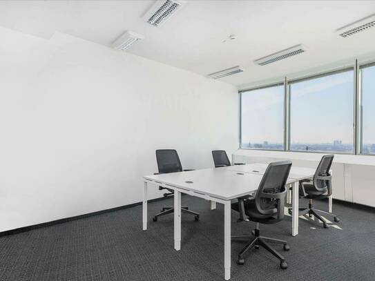Privater Büroraum für 4 Personen in Regus Millennium Tower