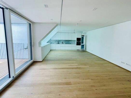 | TERRASSE | 4 ZIMMER DACHGESCHOSSWOHNUNG | 12 m2 BALKON | NAHE INNENSTADT | STADTPARK | MODERN | 1. DACHGESCHOSS