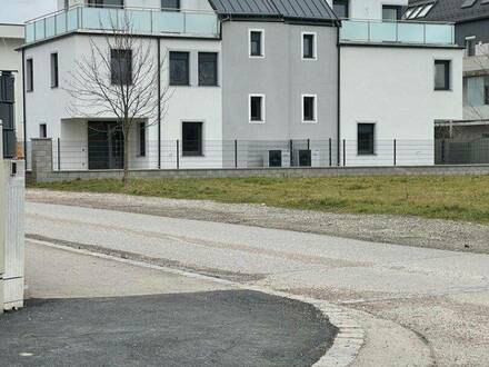 Reiheneckhaus BELAGSFERTIG in Bestlage Korneuburg - (HAUS1) - 128m², 2 Terrassen, Garten & Parkplatz