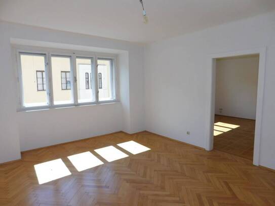 Zentrale 3-Zimmer-Wohnung mit Loggia