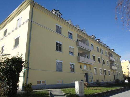 Sonnige Wohnung im Zentrum mit Balkon