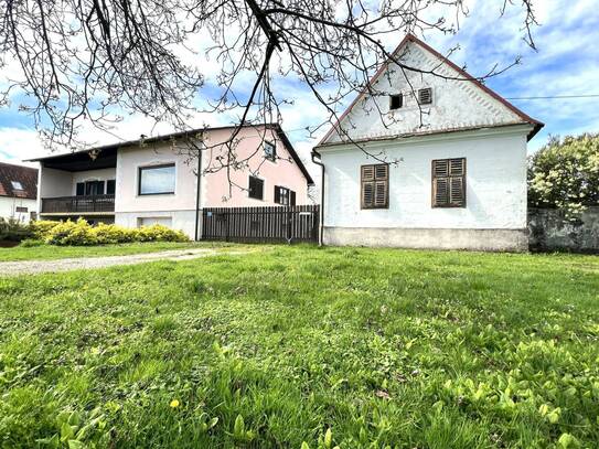 Sofort beziehbares Wohnhaus und ehemaliges Bauernhaus von 1908 am ruhigen Dorfrand