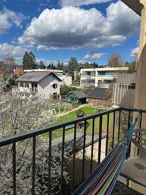 * Wunderschöne 3 Zimmer Altbauwohnung mit schönen Balkon ins Grüne beim Schillerplatz*