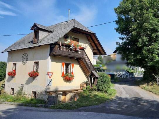 Einzigartige Möglichkeit. Charmantes kleines Haus mit viel Potential in guter Lage.