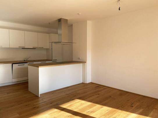 Moderne Dachgeschosswohnung inkl. Einbauküche und Loggia - Top B13