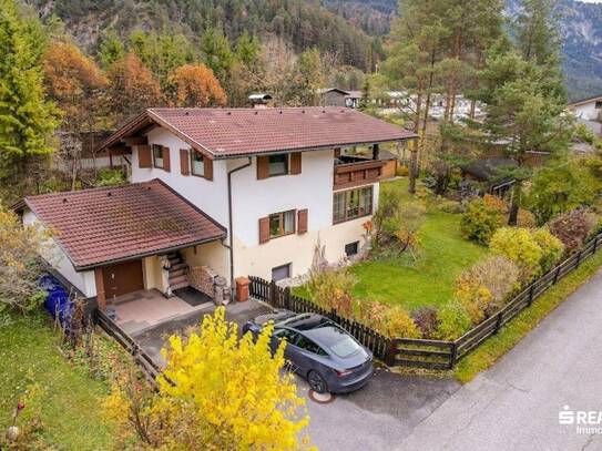 Großes Einfamilienhaus mit sonnigem Garten inkl. Swimmingpool und separatem Baugrund in der Gemeinde Scharnitz zu verka…