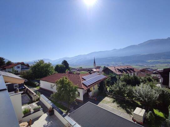 MIETKAUF MÖGLICH! Elegante 3 Zimmer Mansardenwohnung Nähe Innsbruck mit Panorama-Bergblick