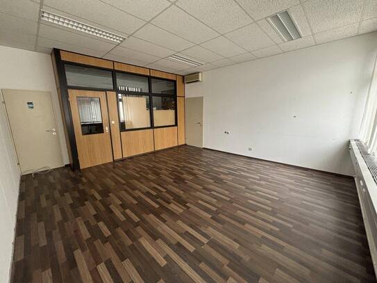 Klimatisiertes, helles 30m2 Büro | Miete inkl. Strom und Heizung