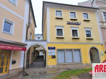 GROSSARTIGE BÜROFLÄCHE AM RATHAUSPLATZ IN KIRCHDORF ZUM VERMIETEN