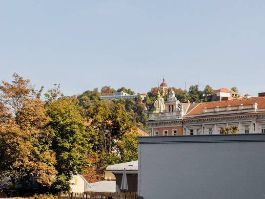 TOP-Preis in Lend: 4-Zimmer-Wohnung oder Büro mit 2 Loggias und kostenlosen Parkplätzen!