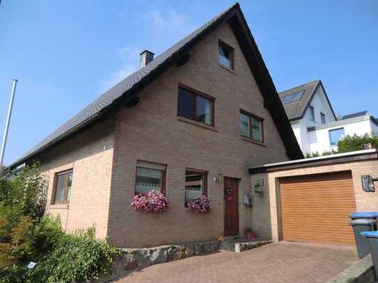 * * Einfamilienhaus in Brilon-Petersborn (Nähe Willingen) * *