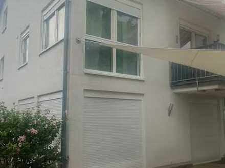 Gepflegte und geräumige 2-Zimmer-Wohnung mit Terrasse und EBK in Alfter