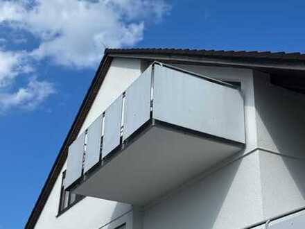 Gepflegte 2 Zimmer DG-Wohnung mit toller Aussichtslage in Böblingen, Teilort Dagersheim, WM ca.830€
