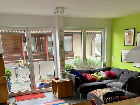 Ein Haus im Haus - 5,5-Zimmer-Maisonette-Wohnung mit geh. Innenausstattung mit Balkon und EBK