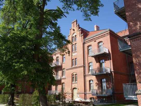 BEZUGSFREI! "Palais Klingelhöffer": Großzügige 3-Zimmer-Wohnung mit Süd-Balkon