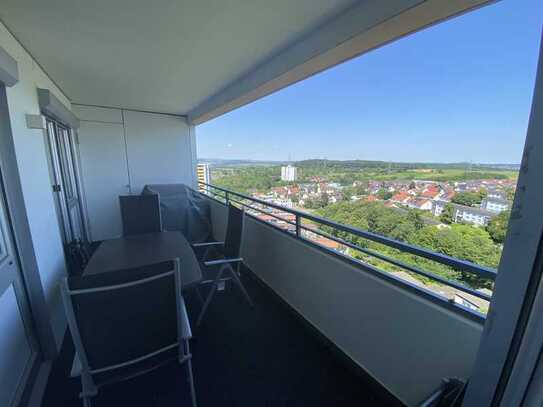 4,5-Zimmer-Wohnung mit Balkon und EBK in Reutlingen