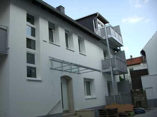 Schöne 4-ZK2B-Balkon-Dachgeschosswohnung in Heidesheim zu vermieten