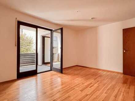 Gemütliche 3-Zimmer-Wohnung mit Loggia und Freisitz in ruhiger, sonniger Lage