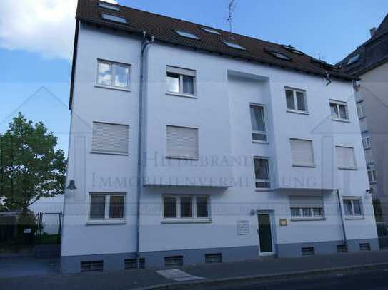 Gepflegte 4,5-Zimmer-Maisonette-Wohnung mit Balkon und Einbauküche in Offenbach am Main